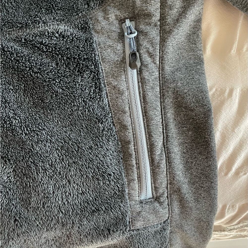 Mammut Lightweight Jacket - Super Soft and in Excellent condition!!! - Picture 6 of 11